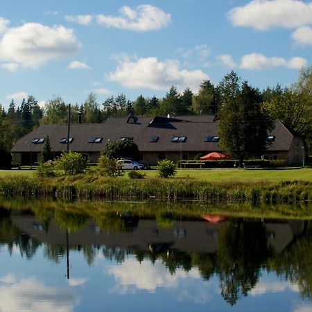 Smeceres krogs Hotel Madona Eksteriør billede