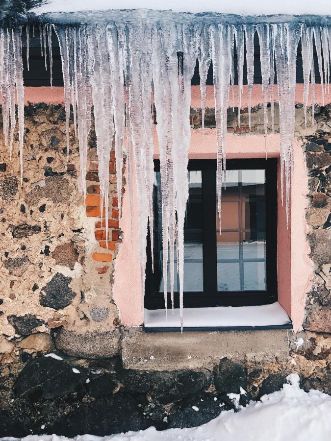 Smeceres krogs Hotel Madona Eksteriør billede